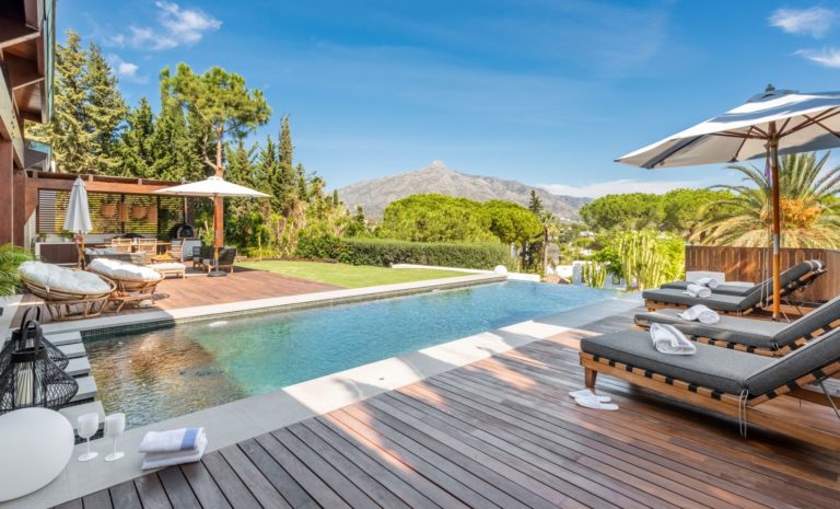 Villa en venta Las Brisas Nueva Andalucia Marbella